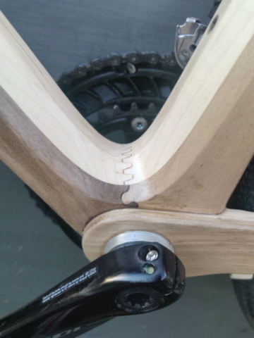 Boitier de pédalier vélo en bois